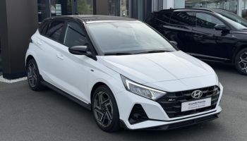 14400 : Hyundai Bayeux - Trajectoire Automobiles - HYUNDAI i20 - i20 - Atlas White/Toit+rétros Black - Traction - Essence