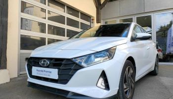 78000 : Hyundai Versailles - SOCOHY - HYUNDAI i20 - i20 - Polar White - Traction - Essence