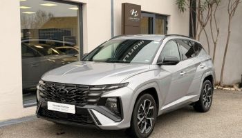 13200 : HYUNDAI Arles - Lexa Automobile - HYUNDAI TUCSON N Line Creative - TUCSON IV - Gris - Boîte automatique - Essence / Courant électrique