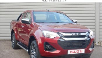 52000 : Hyundai Chaumont - Garage Michel Bazin - ISUZU D-Max - D-Max - Red Spinel Mica métal - Transmission intégrale enclenc - Diesel