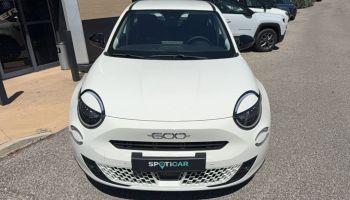 84120 : Hyundai PERTUIS - SA PEDINIELLI - FIAT 600 Pop - 600 - Blanc - Boîte automatique - Essence sans plomb
