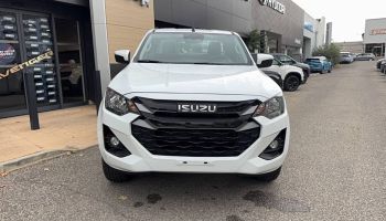 04100 : Hyundai Manosque - Pedinielli - ISUZU D-MAX BB+ - D-MAX III - Blanc - Boîte automatique - Diesel