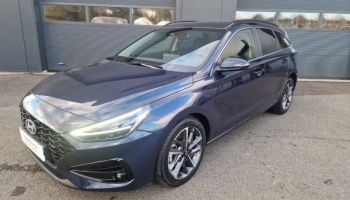 56000 : Hyundai Vannes - Park Lann Automobiles - HYUNDAI i30 SW - i30 SW - Sailing Blue métal - Traction - Essence
