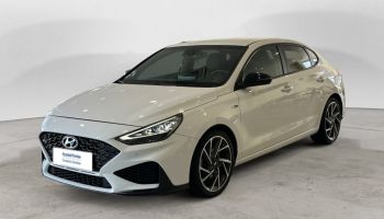 38200 : Hyundai Vienne - Groupe Central Autos - HYUNDAI i30 FASTBACK N Line - i30 III - Blanc - Boîte séquentielle - Essence sans plomb