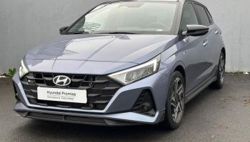 56600 : Hyundai Lorient - Auto Océane - HYUNDAI i20 - i20 - Meta Blue Métal/Toit+rétros Black - Traction - Essence