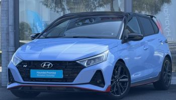 57200 : Hyundai Sarreguemines - Theobald Automobiles - HYUNDAI i20 - i20 - Performance Blue/Toit/rétro Black - Traction - Essence
