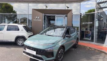 19100 : Hyundai Brive-la-Gaillarde - Garage Pouget - HYUNDAI Bayon - Bayon - Mangrove Green Métal/Toit+rétros Black - Traction - Essence