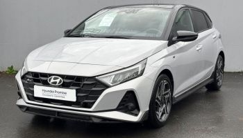 56600 : Hyundai Lorient - Auto Océane - HYUNDAI i20 - i20 - Lumen Gray Métal/Toit+rétros Black - Traction - Essence