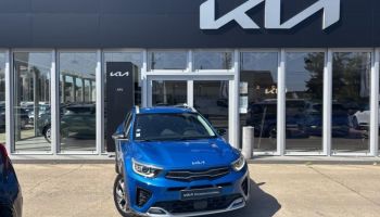 89100 : Hyundai Sens - APS - KIA Stonic - Stonic - Bleu Azur métallisé - Traction - Essence