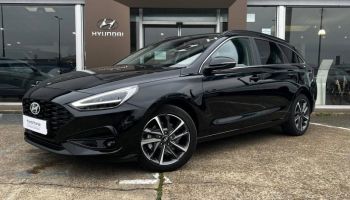 72100 : Hyundai Le Mans - GCH LE MANS - HYUNDAI i30 SW - i30 SW - Abyss Black métal - Traction - Essence