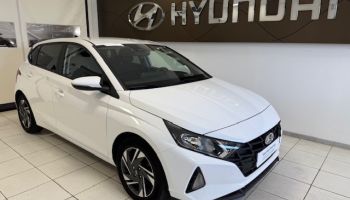 08000 : Hyundai Charleville-Mézières - SVTA - HYUNDAI i20 Intuitive - i20 III - Blanc - Boîte manuelle - Essence sans plomb