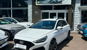 89100 : Hyundai Sens - APS - HYUNDAI i30 SW - i30 SW - Serenity White métal - Traction - Essence