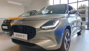 78000 : Hyundai Versailles - SOCOHY - SUZUKI Swift - Swift - Premium Silver Metal - Transmission intégrale - Essence/Micro-Hybride