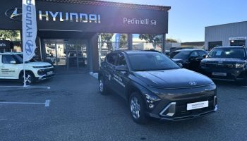 84120 : Hyundai PERTUIS - SA PEDINIELLI - HYUNDAI KONA Creative - KONA II - Gris - Boîte manuelle - Essence sans plomb