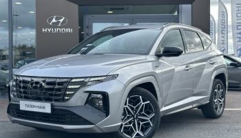 57200 : Hyundai Sarreguemines - Theobald Automobiles - HYUNDAI Tucson - Tucson - Shimmering Silver Métal - Traction - Hybride : Essence/Electrique