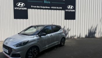41000 : Hyundai Blois - Mondial Auto - HYUNDAI i10 - i10 - Sleek Silver Métal/Toit/rétros Black - Traction - Essence