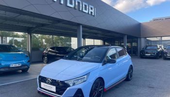 64100 : Hyundai Bayonne - Oceanic Auto - HYUNDAI i20 - i20 - Performance Blue/Toit/rétro Black - Traction - Essence