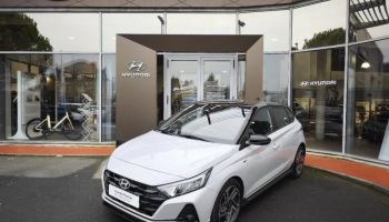 19100 : Hyundai Brive-la-Gaillarde - Garage Pouget - HYUNDAI i20 - i20 - Lumen Gray Métal/Toit+rétros Black - Traction - Essence