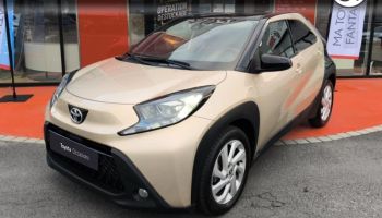 50000 : Hyundai Saint-Lô - GCA - TOYOTA Aygo X - Aygo X - Bi ton beige gingembre   noir - Traction - Essence