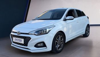 06130 : Hyundai Grasse - Garage Jean Cauvin - HYUNDAI i20 Intuitive - i20 II - Blanc - Boîte manuelle - Essence sans plomb