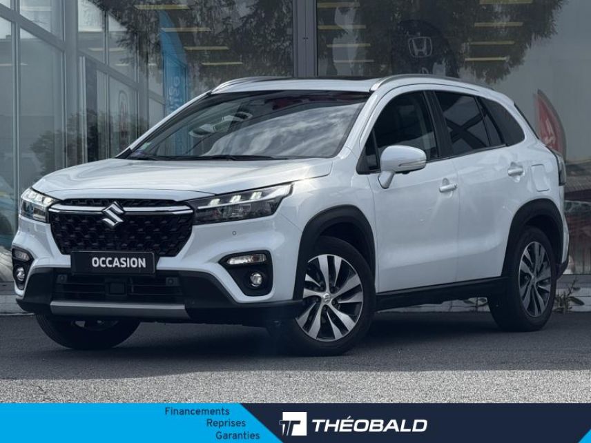 57200 : Hyundai Sarreguemines - Theobald Automobiles - SUZUKI S-Cross - S-Cross - Cool White Pearl métallisé - Traction - Hybride : Essence/Electrique