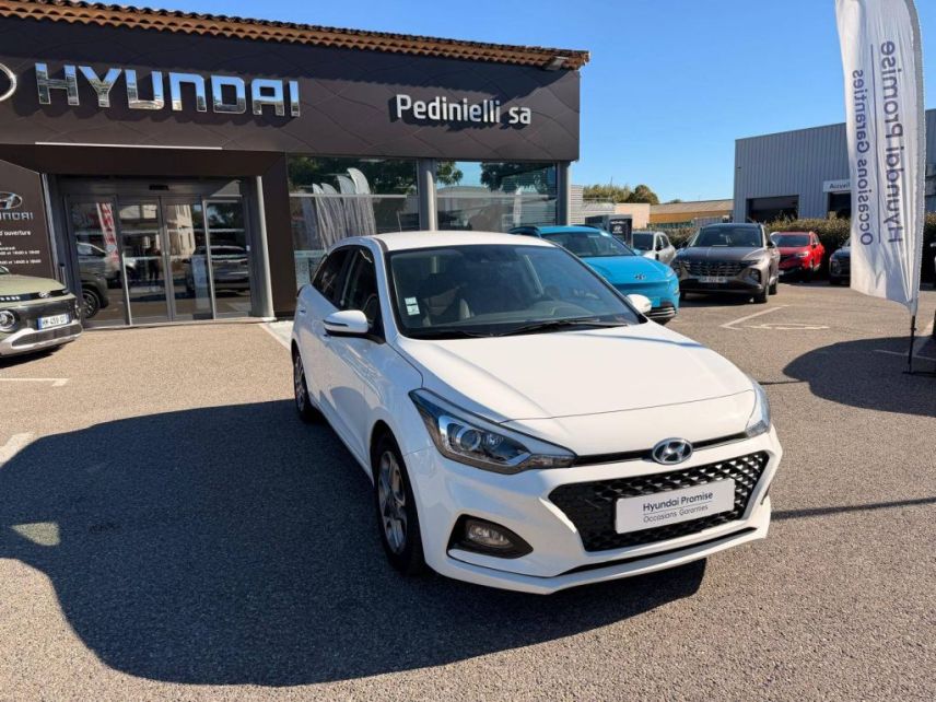 84120 : Hyundai PERTUIS - SA PEDINIELLI - HYUNDAI i20 Intuitive - i20 II - BLANC - Boîte séquentielle - Essence sans plomb
