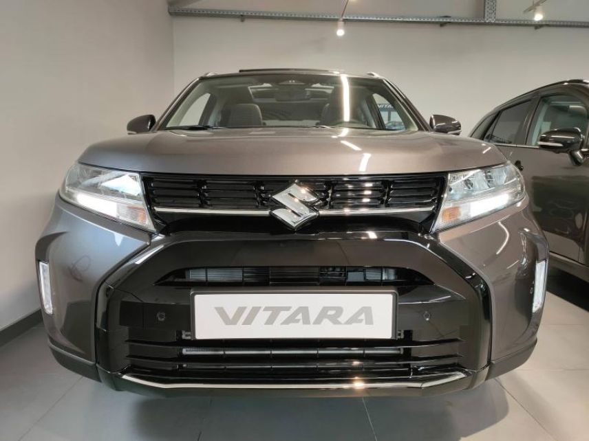 78000 : Hyundai Versailles - SOCOHY - SUZUKI Vitara - Vitara - Titan Dark Gray Pearl métallisé - Traction - Essence/Micro-Hybride