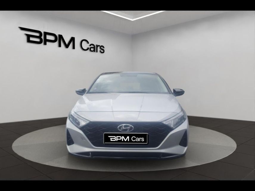 92250 : Hyundai La Garenne-Colombes - BPM Cars - HYUNDAI i20 - i20 - Sleek Silver Métal/Toit/rétros Black - Traction - Essence/Micro-Hybride