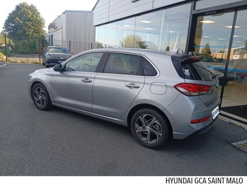 35400 : Hyundai Saint-Malo - GCA - HYUNDAI i30 - i30 - Rouge - Traction - Essence