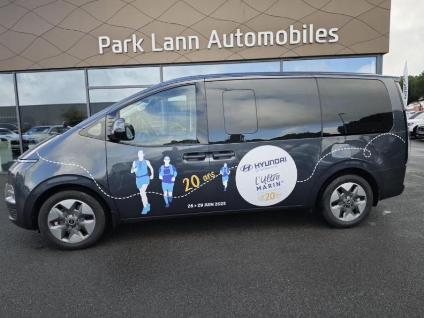 56000 : Hyundai Vannes - Park Lann Automobiles - HYUNDAI Staria - Staria - Graphite Gray Metal - Traction - Hybride : Essence/Electrique