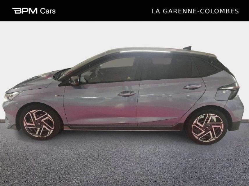 92250 : Hyundai La Garenne-Colombes - BPM Cars - HYUNDAI i20 - i20 - Meta Blue Métal/Toit+rétros Black - Traction - Essence