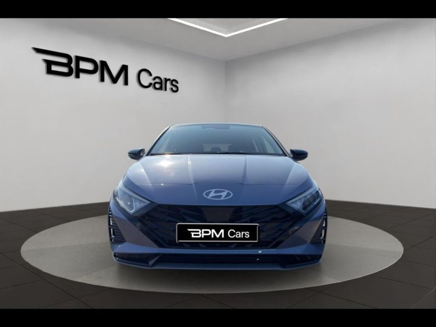 92130 : Hyundai ISSY-LES-MOULINEAUX - BPM Cars - HYUNDAI i20 - i20 - Meta Blue Métal/Toit+rétros Black - Traction - Essence