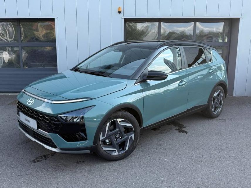 57685 : Hyundai Metz - Theobald Automobiles - HYUNDAI Bayon - Bayon - Mangrove Green Métal/Toit+rétros Black - Traction - Essence