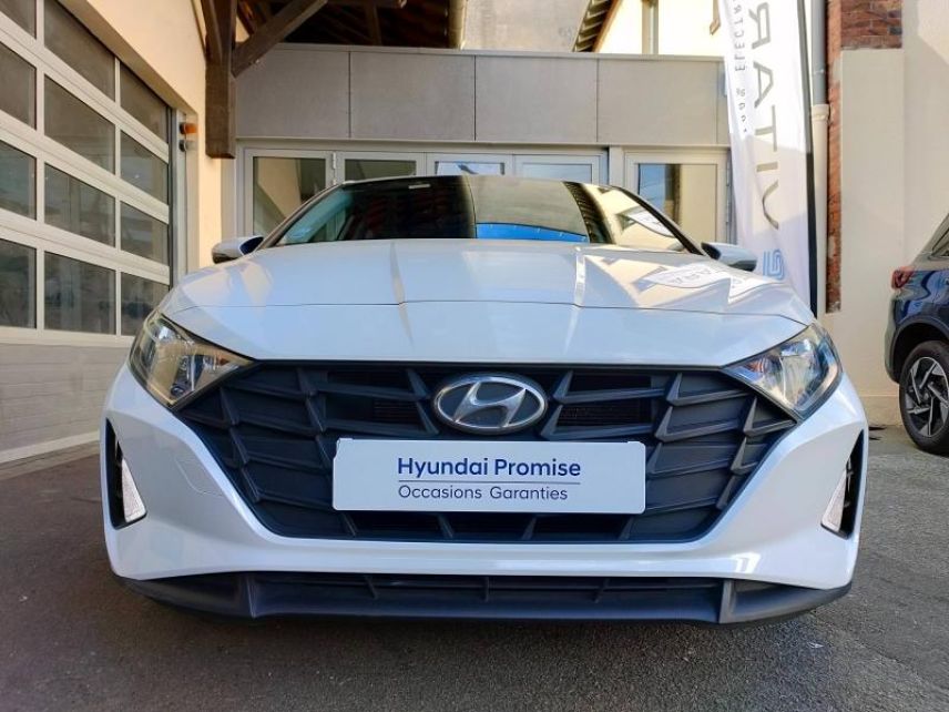 78000 : Hyundai Versailles - SOCOHY - HYUNDAI i20 - i20 - Polar White - Traction - Essence