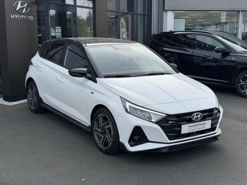 14100 : Hyundai Lisieux - Trajectoire Automobiles - HYUNDAI i20 - i20 - Atlas White/Toit+rétros Black - Traction - Essence