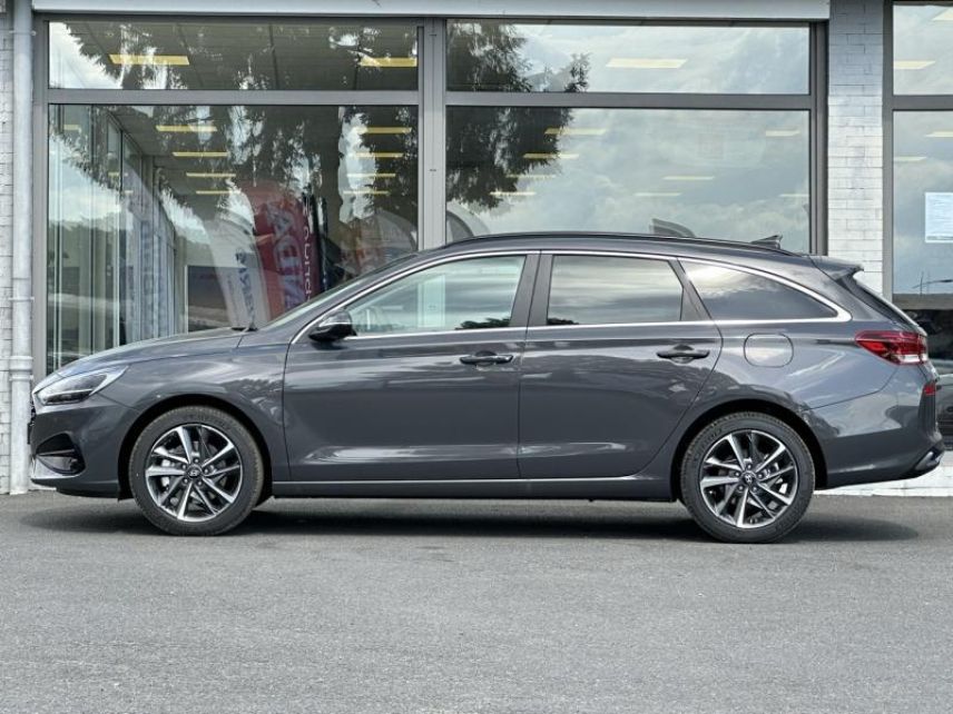 57200 : Hyundai Sarreguemines - Theobald Automobiles - HYUNDAI i30 SW - i30 SW - Ecotronic Grey métal - Traction - Essence