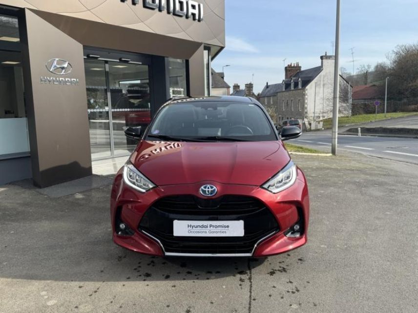 50300 : Hyundai Avranches - GCA - TOYOTA Yaris - Yaris - Bi-ton Rouge Intense / Toit noir - Traction - Hybride : Essence/Electrique
