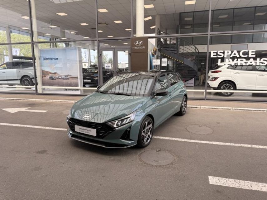 45000 : Hyundai Orléans - GCA - HYUNDAI i20 - i20 - Mangroove Green Métal/Toit/rétro Black - Traction - Essence/Micro-Hybride