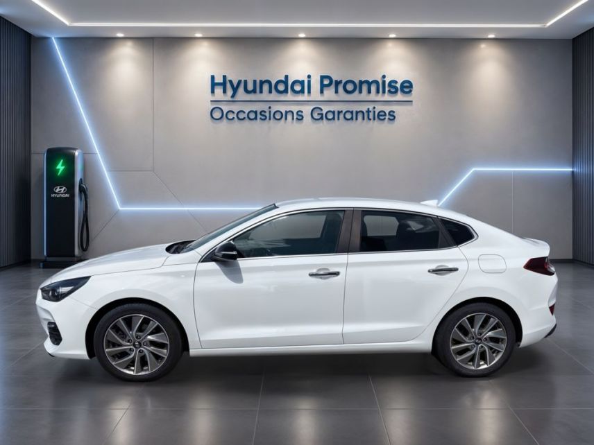 85000 : Hyundai MoceanRent | La Roche-sur-Yon - Océane Auto - HYUNDAI i30 FASTBACK Creative - i30 III - Blanc - Boîte séquentielle - Diesel