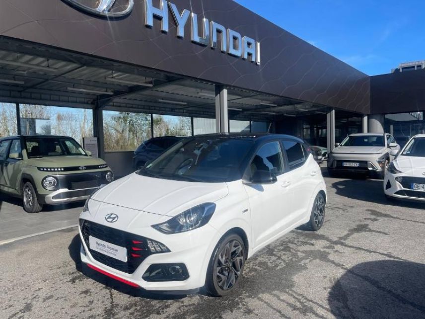 64100 : Hyundai Bayonne - Oceanic Auto - HYUNDAI i10 - i10 - Polar White/Toit/rétros Black - Traction - Essence