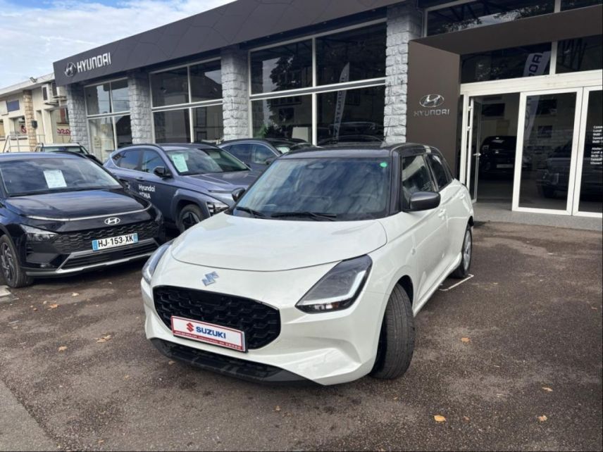 89100 : Hyundai Sens - APS - SUZUKI Swift - Swift - Pure White Pearl Metal/Toit Min Gray - Traction - Essence/Micro-Hybride