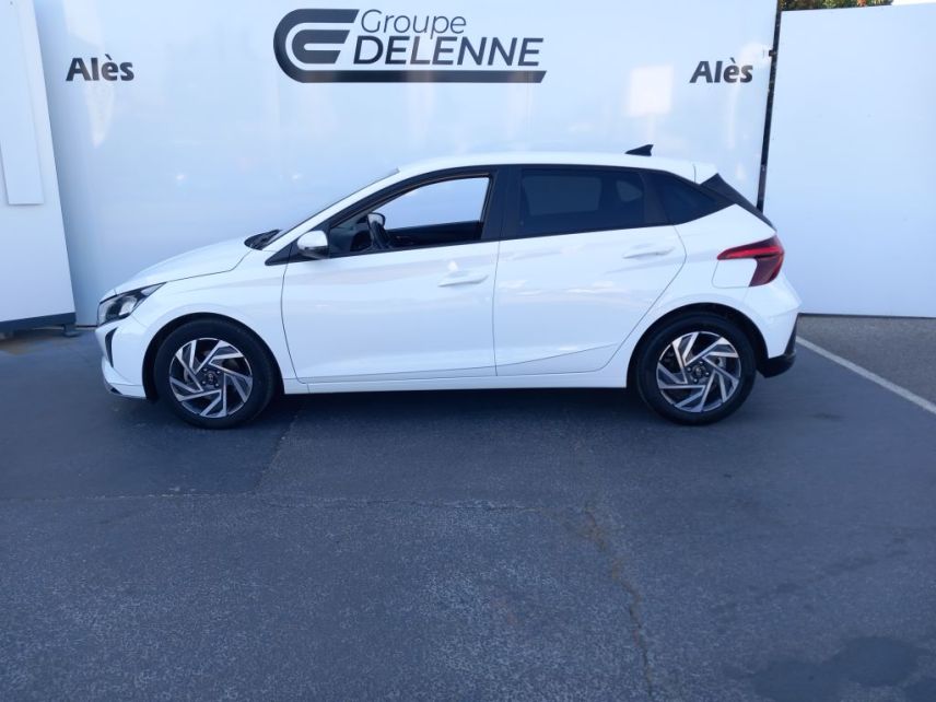 30100 : Hyundai Alès - Auto Hall - HYUNDAI i20 Intuitive - i20 III - ATLAS WHITE - Boîte manuelle - Essence sans plomb