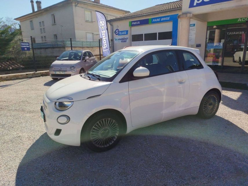 04100 : Hyundai Manosque - Pedinielli - FIAT 500e BERLINE Icône - 500 III - Blanc - Automate à fonct. Continu - Courant électrique