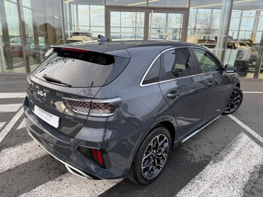 37540 : Hyundai Tours - EOS des Nations - KIA Ceed - Ceed - Blanc - Traction - Essence