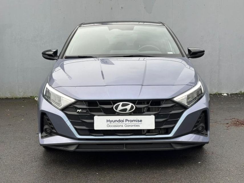 56600 : Hyundai Lorient - Auto Océane - HYUNDAI i20 - i20 - Meta Blue Métal/Toit+rétros Black - Traction - Essence