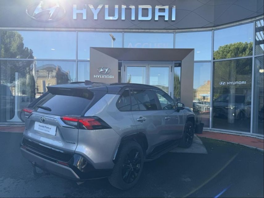 19100 : Hyundai Brive-la-Gaillarde - Garage Pouget - TOYOTA RAV4 - RAV4 - Gris Acier/Toit Noir Attitude - Traction - Hybride : Essence/Electrique