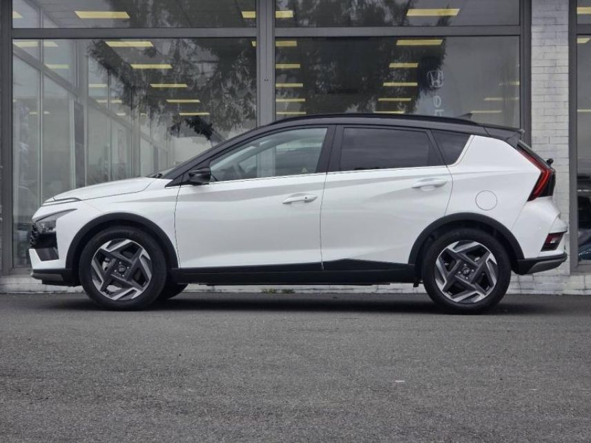 57200 : Hyundai Sarreguemines - Theobald Automobiles - HYUNDAI Bayon - Bayon - Atlas White/Toit+rétros Black - Traction - Essence