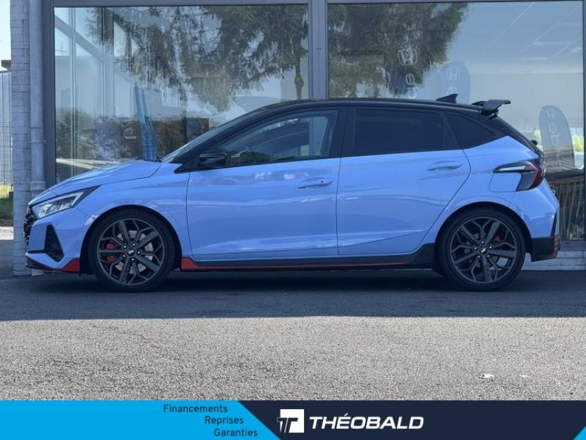 57200 : Hyundai Sarreguemines - Theobald Automobiles - HYUNDAI i20 - i20 - Performance Blue/Toit/rétro Black - Traction - Essence