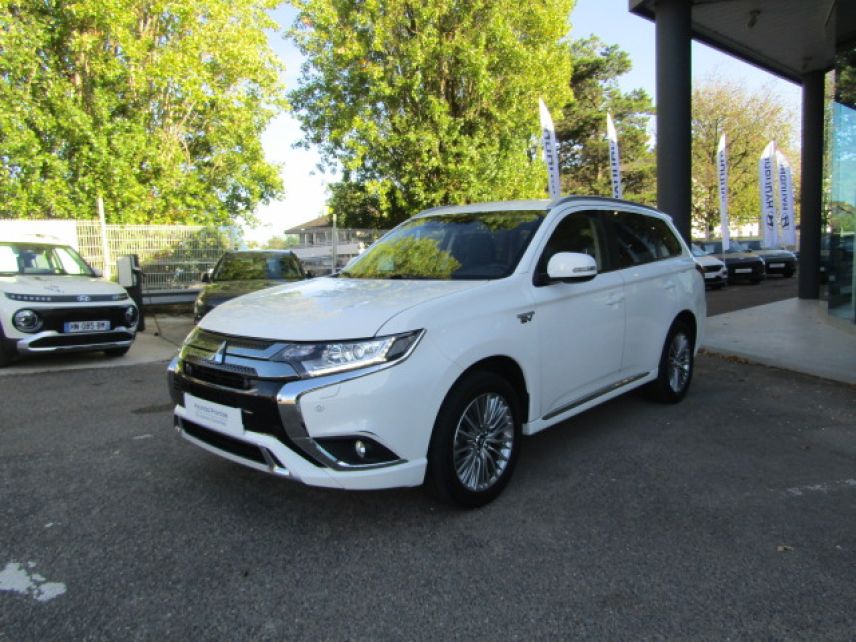 91100 : Hyundai Corbeil-Essonnes - CAP Fournier - MITSUBISHI OUTLANDER PHEV Business - OUTLANDER III - Blanc - Automate à fonct. Continu - Essence / Courant électrique