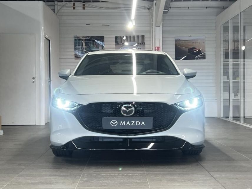 29000 : Hyundai Quimper - Iroise Automobiles - MAZDA Mazda 3 - Mazda 3 - Ceramic White Métallisé - Traction - Essence/Micro-Hybride